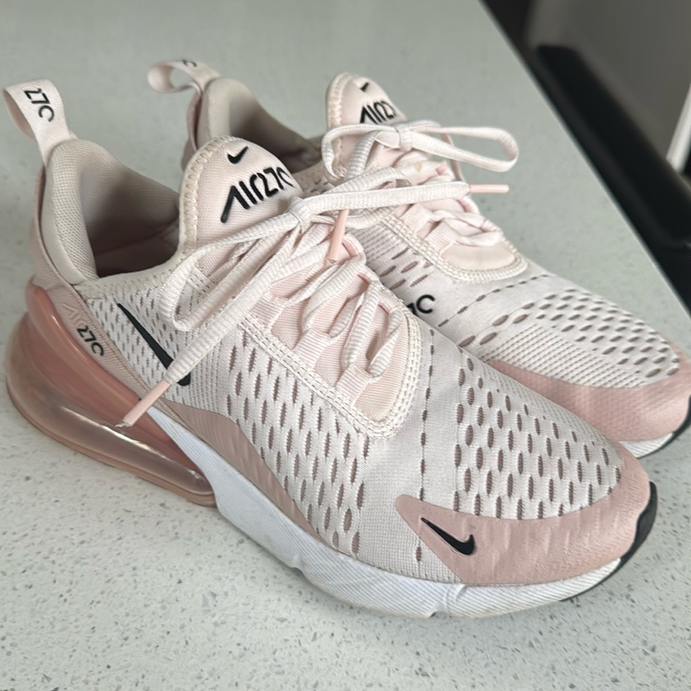 Like NEW Nike Airmax